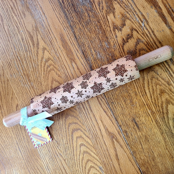 👀50% OFF❄ NWT‼️ Ciroa brand Wooden Embossed Rolling Pin - Picture 3 of 11